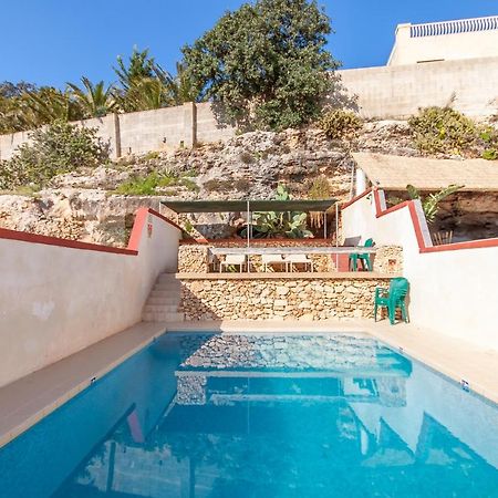 Pool And Sea Merill Apartments - Happy Rentals Меллиеха Экстерьер фото