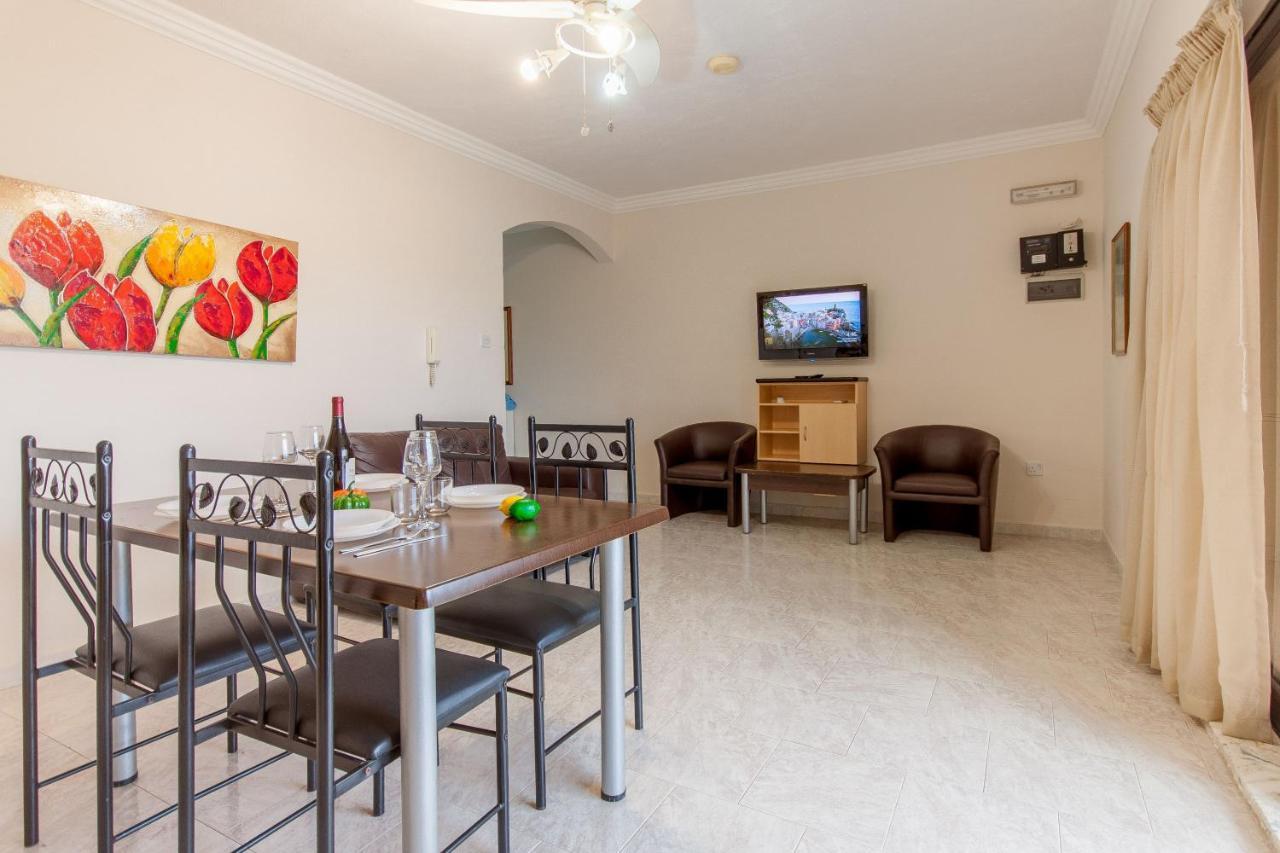 Pool And Sea Merill Apartments - Happy Rentals Меллиеха Экстерьер фото