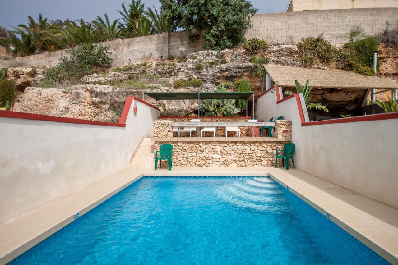 Pool And Sea Merill Apartments - Happy Rentals Меллиеха Экстерьер фото