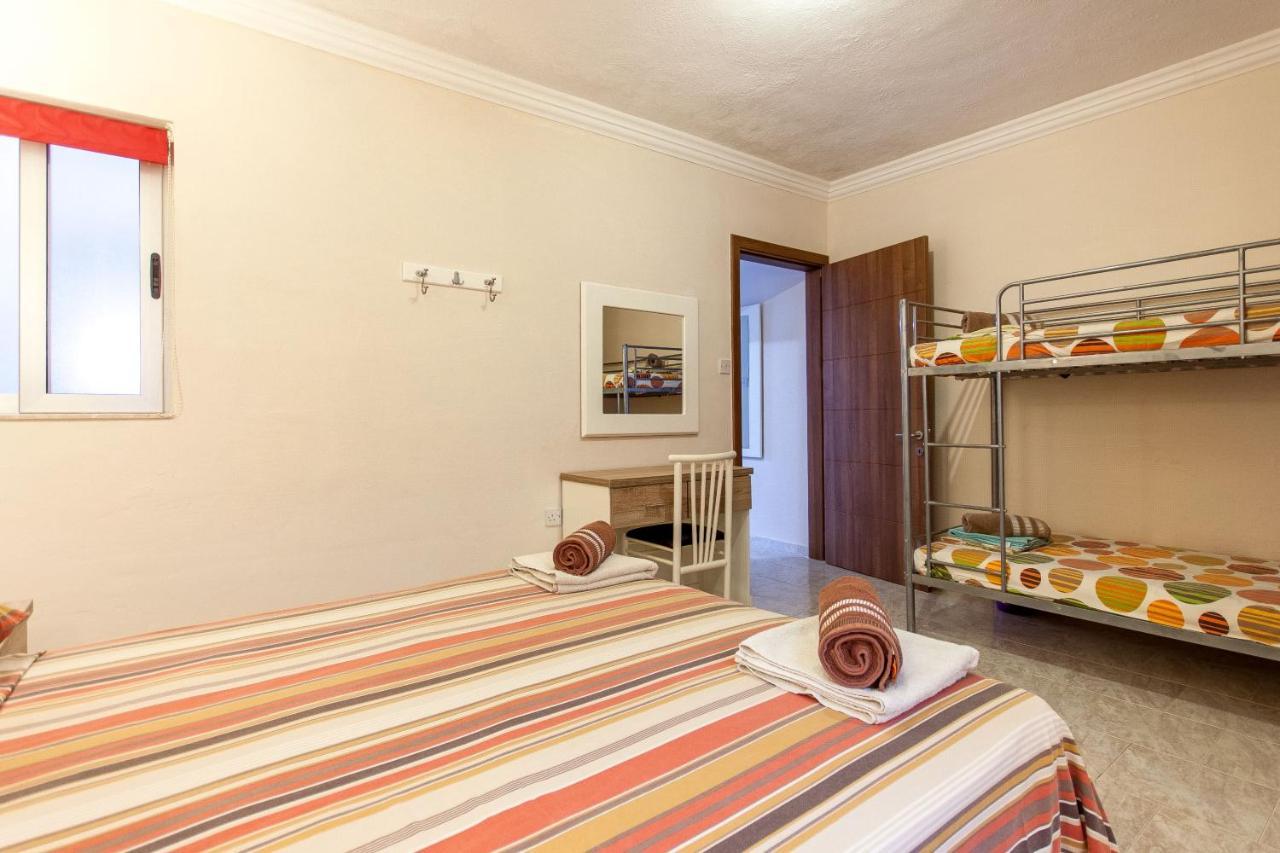 Pool And Sea Merill Apartments - Happy Rentals Меллиеха Экстерьер фото