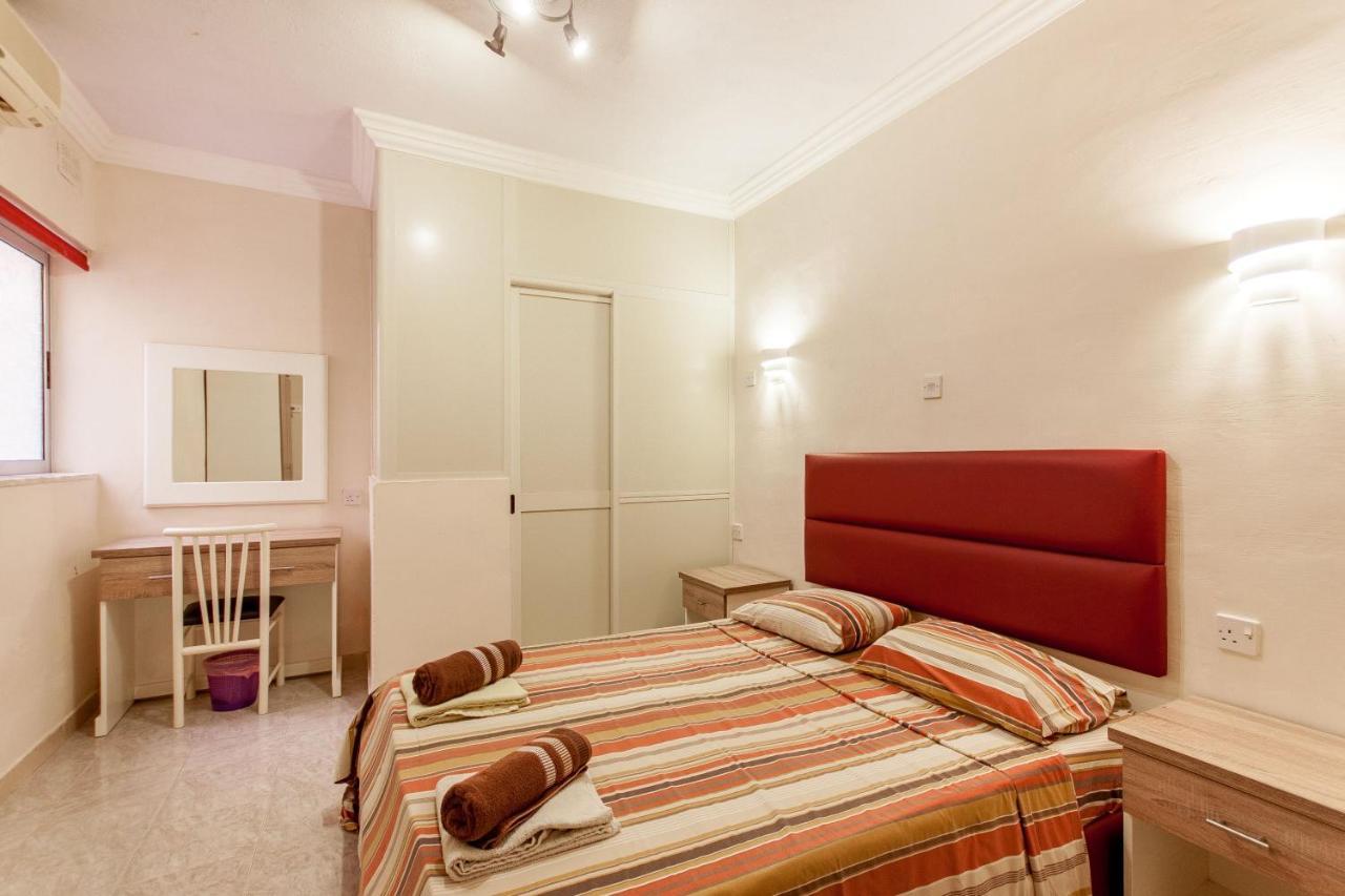Pool And Sea Merill Apartments - Happy Rentals Меллиеха Экстерьер фото
