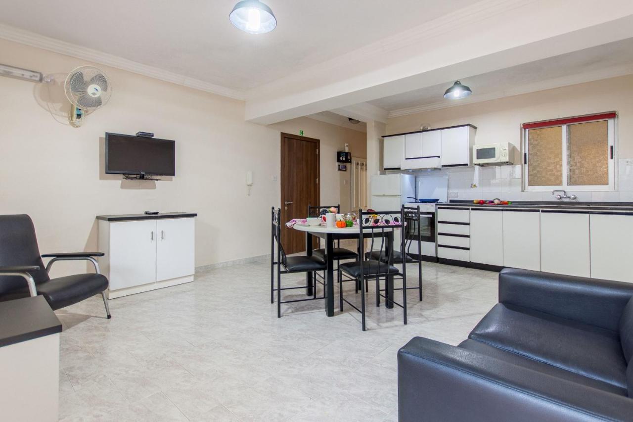 Pool And Sea Merill Apartments - Happy Rentals Меллиеха Экстерьер фото