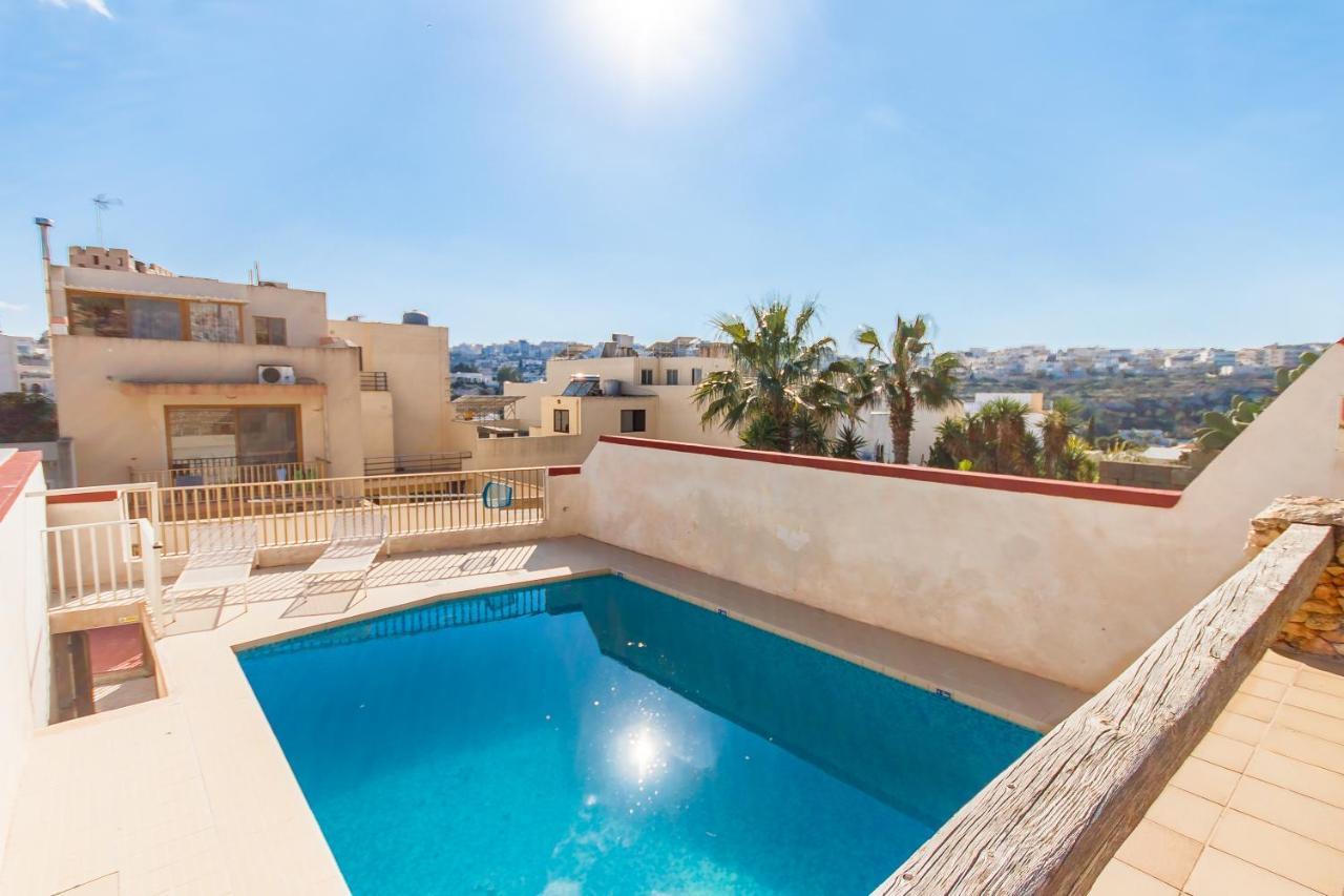 Pool And Sea Merill Apartments - Happy Rentals Меллиеха Экстерьер фото