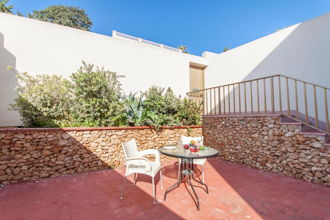 Pool And Sea Merill Apartments - Happy Rentals Меллиеха Экстерьер фото