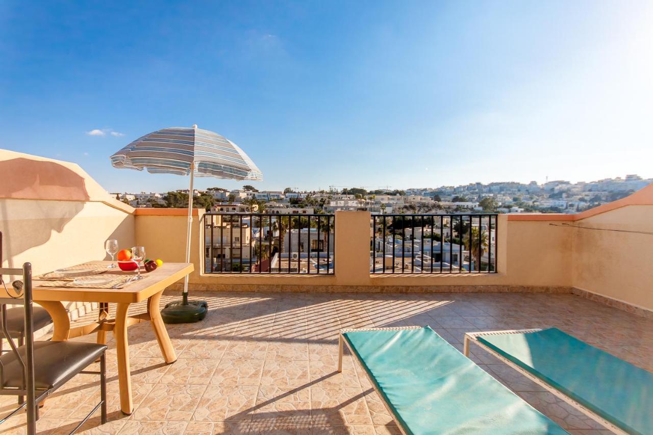 Pool And Sea Merill Apartments - Happy Rentals Меллиеха Экстерьер фото